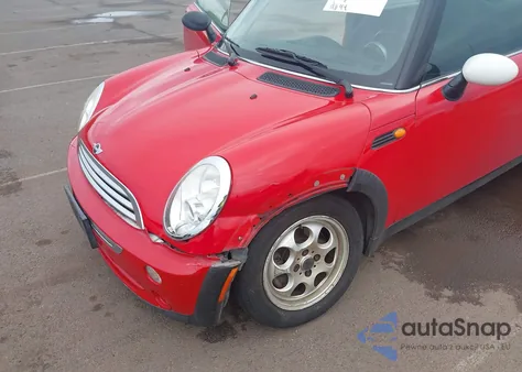 2005 Mini Cooper из США, поврежденный, VIN WMWRC335X5TK60335